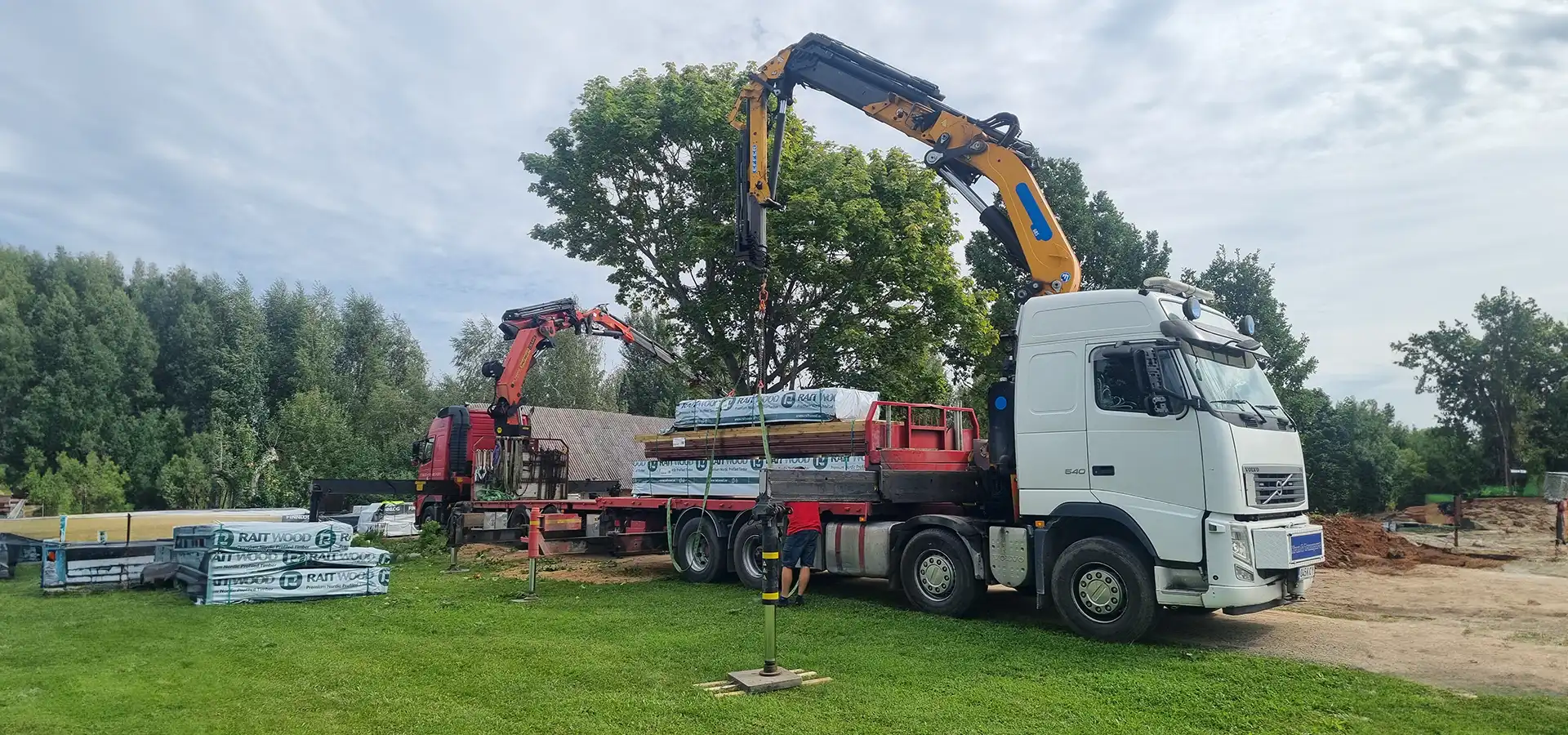 Veoteenused koos tõsteteenusega. Opereerime üle Eesti. Toome kauba kohale ja tõstame kasvõi katusele.
